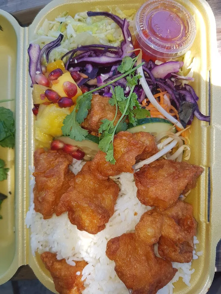 Plat Du Jour Poulet Frit Marine Saté Gingembre